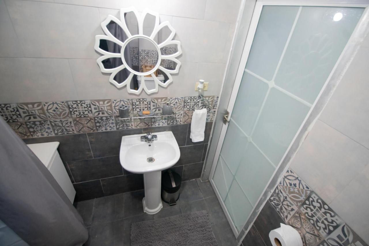 Stacys Place #3 Studio Apartment Port of Spain ภายนอก รูปภาพ